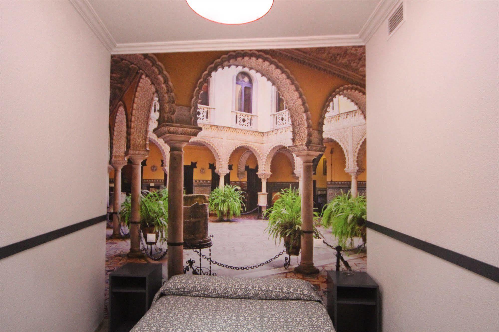 Hostal Paco'S Sevilla Buitenkant foto