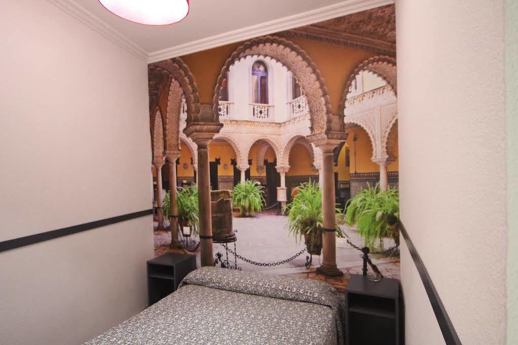 Hostal Paco'S Sevilla Buitenkant foto